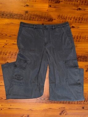 Wide-Leg Cargo Pants in Charcoal Gray
